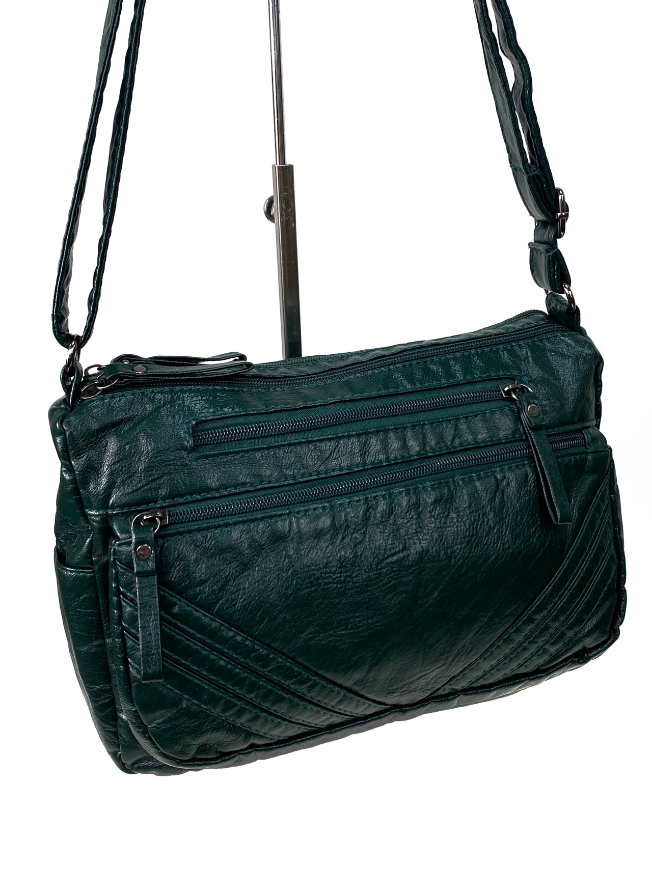 На фото 1 - Женская сумка  из искусственной кожи, цвет зеленый