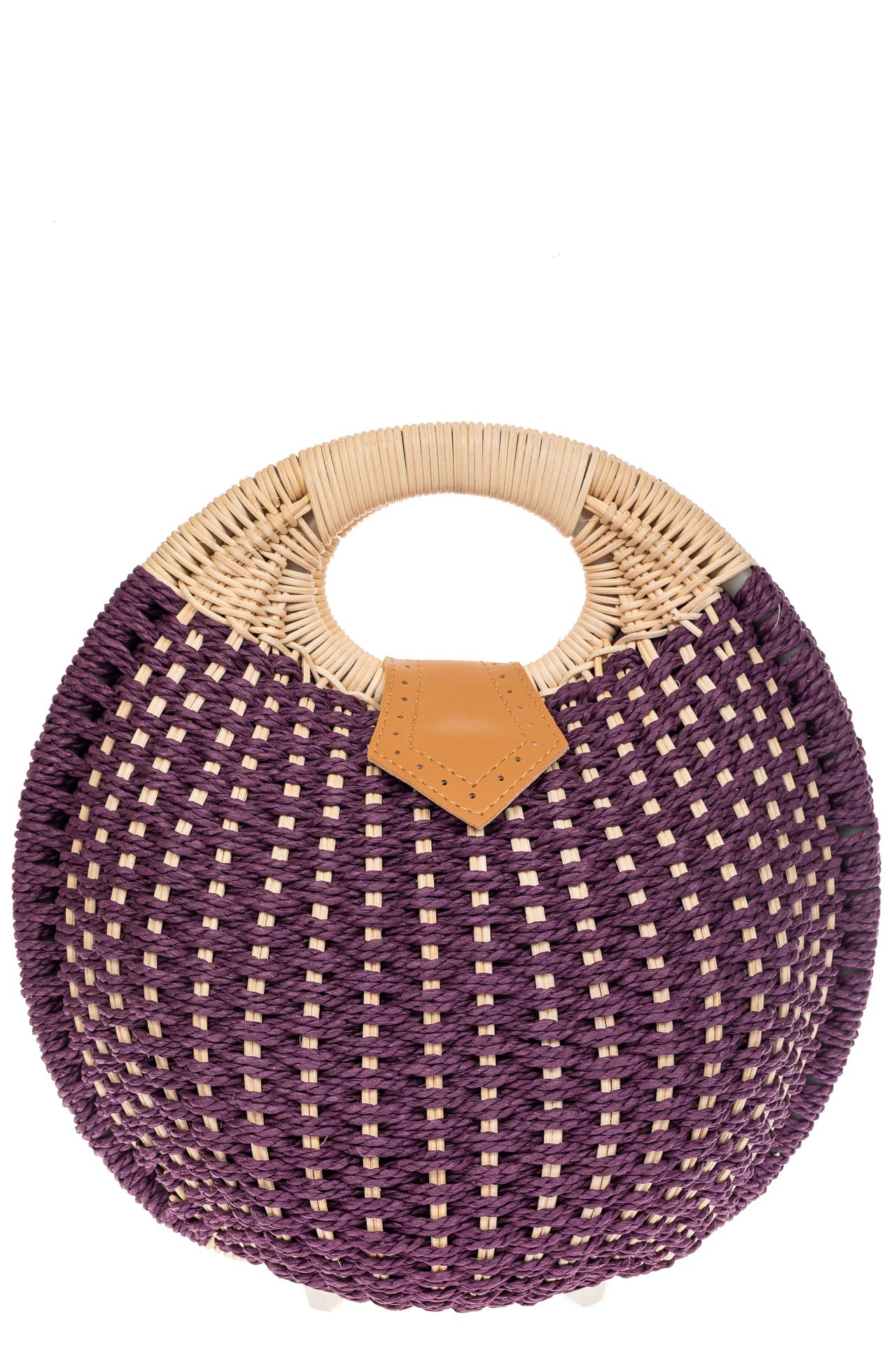 На фото 2 - Женская плетеная сумка из ротанга в форме шара, цвет баклажан