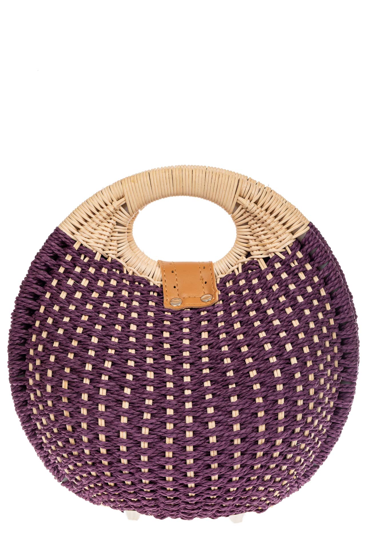 На фото 3 - Женская плетеная сумка из ротанга в форме шара, цвет баклажан