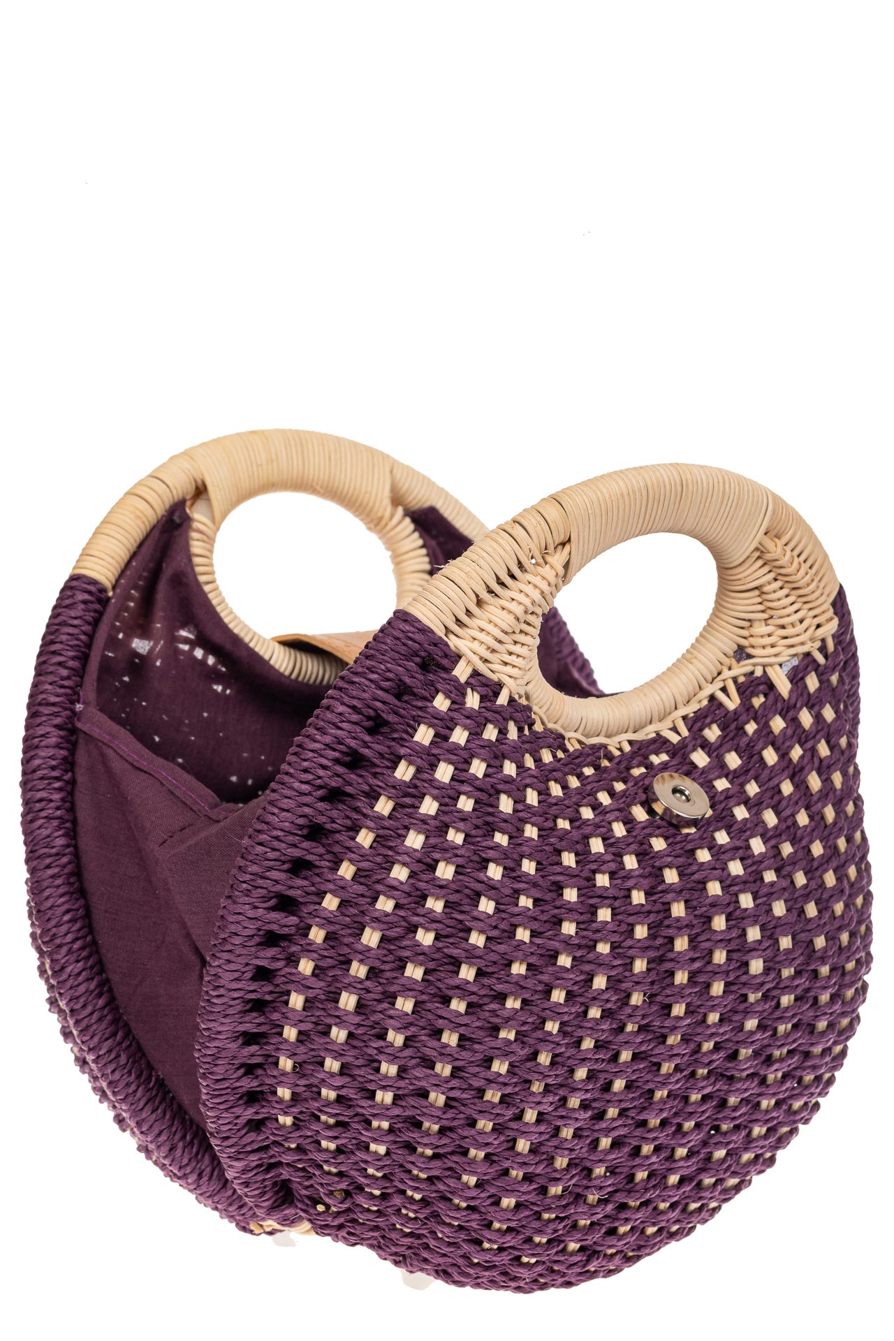 На фото 4 - Женская плетеная сумка из ротанга в форме шара, цвет баклажан