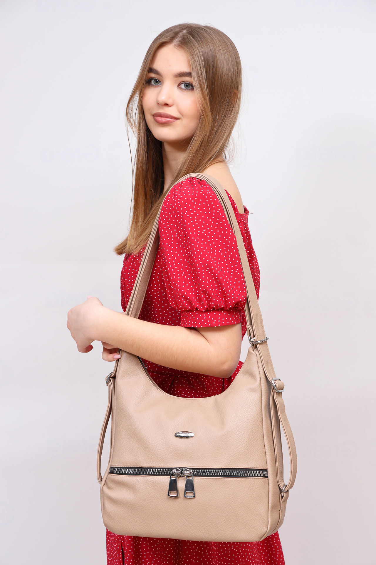 На фото 1 - Женская сумка хобо из искусственной кожи, цвет  коричневый
