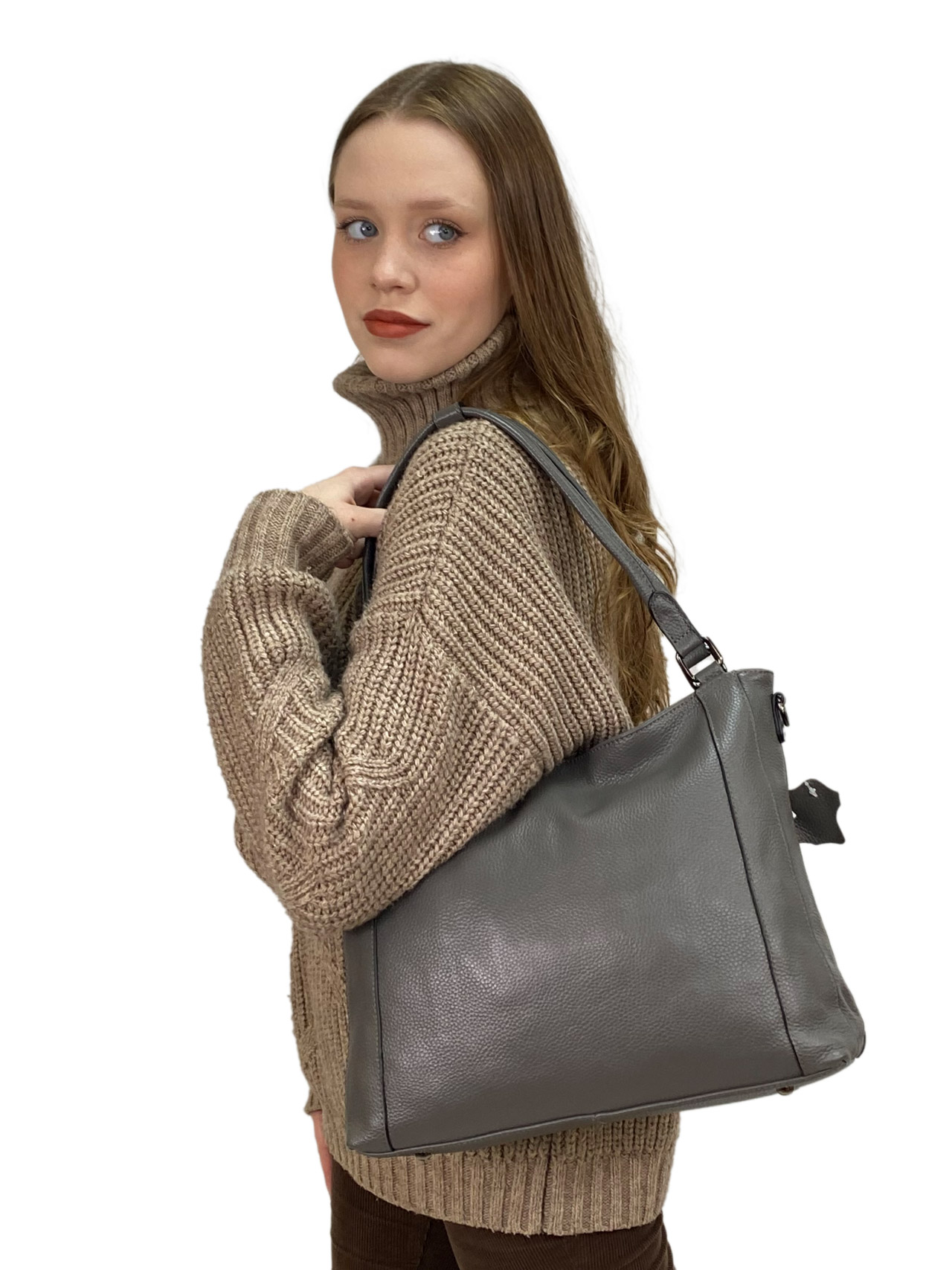 На фото 2 - Женская сумка  из натуральной кожи, цвет  серый