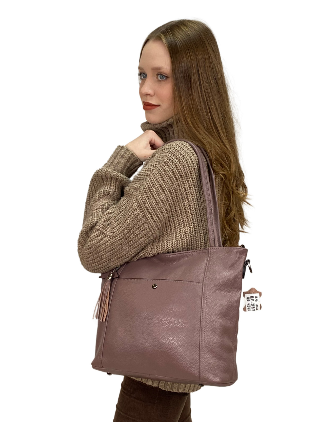 На фото 2 - Женская сумка из натуральной кожи, цвет пудра