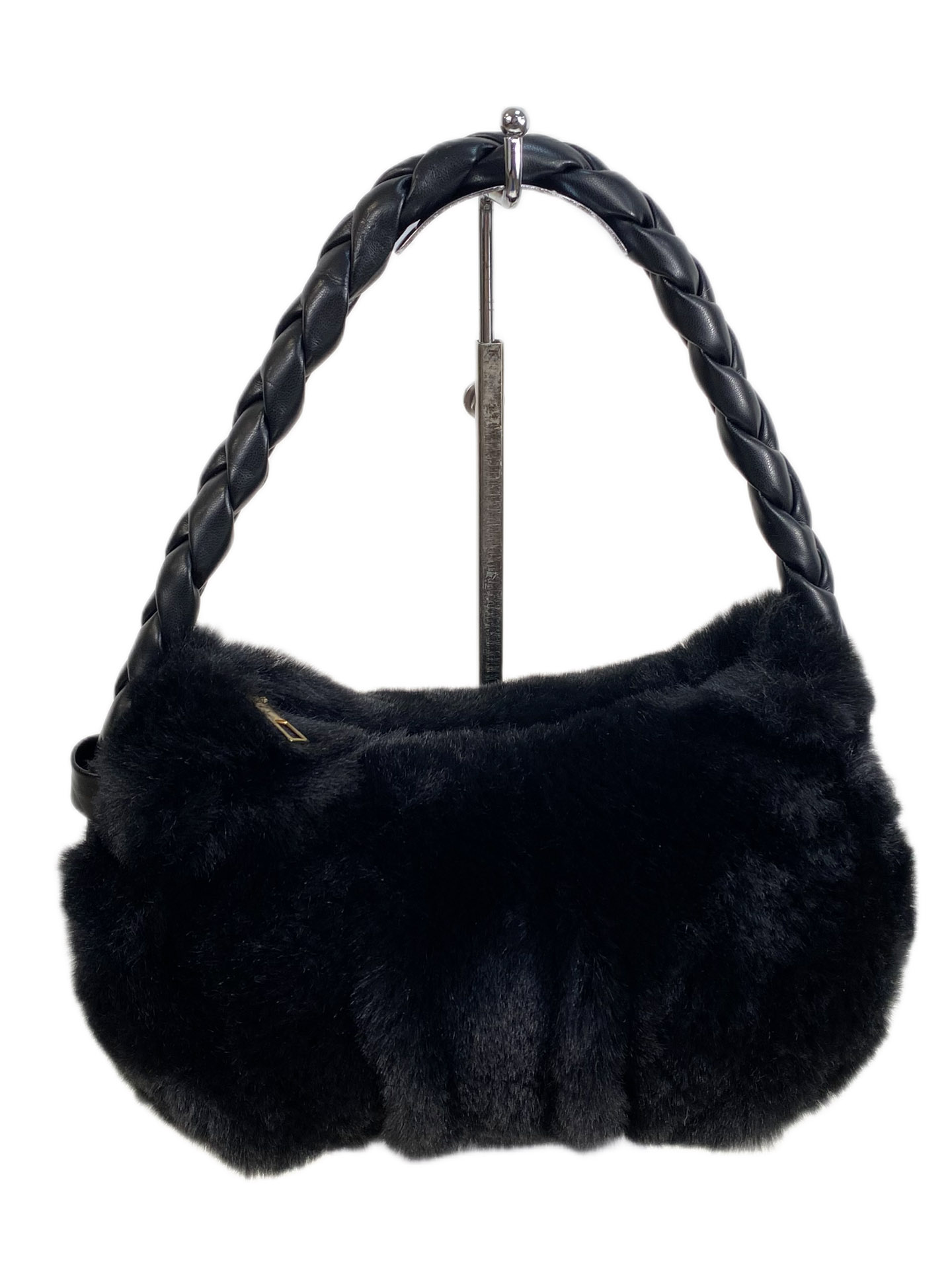 На фото 1 - Женская сумка из искусственного меха, цвет  черный