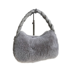 На фото 1 - Женская сумка из искусственного меха, цвет серый