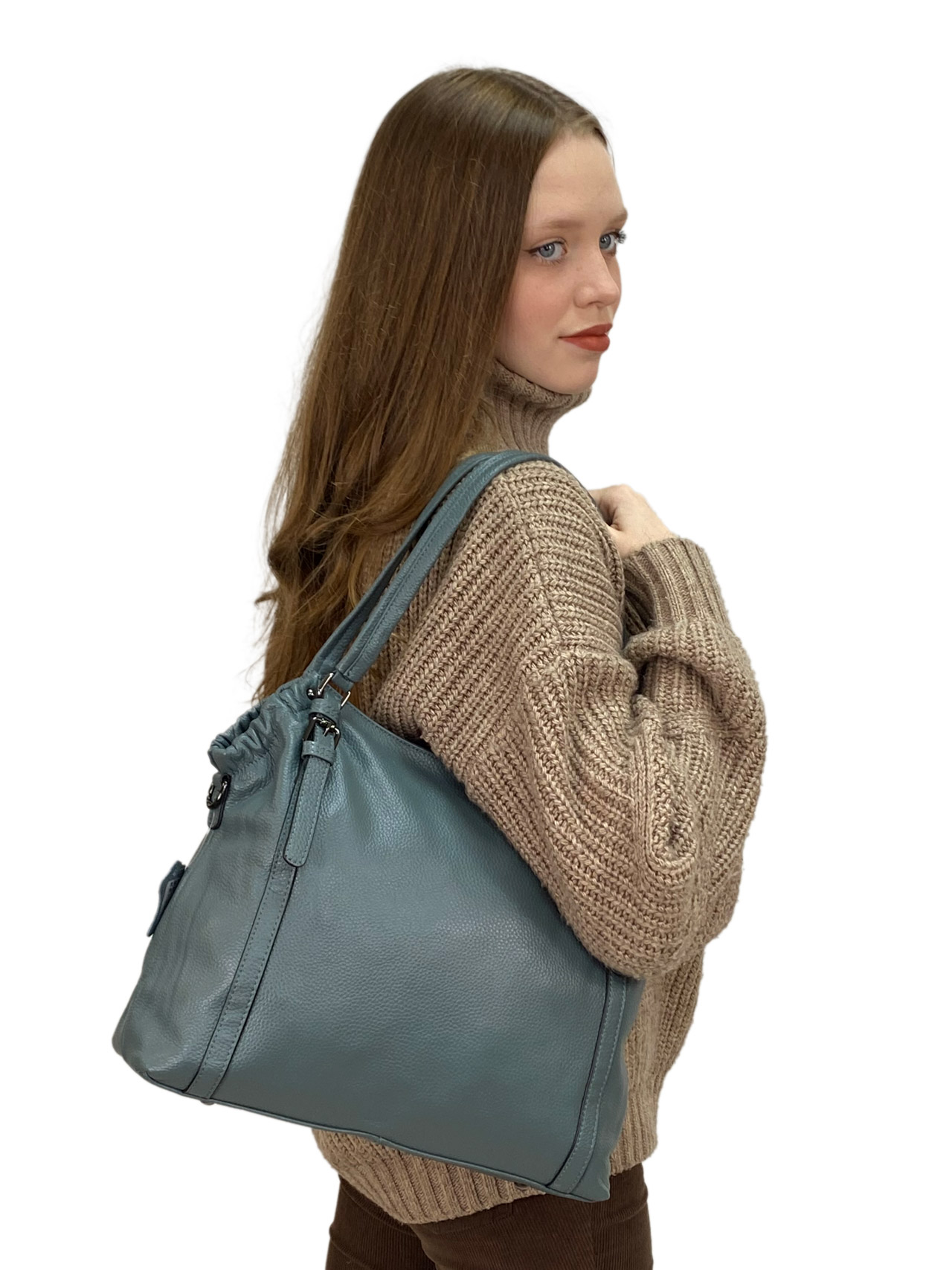 На фото 2 - Женская сумка  из натуральной кожи, цвет серо голубой