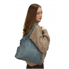 На фото 2 - Женская сумка  из натуральной кожи, цвет серо голубой