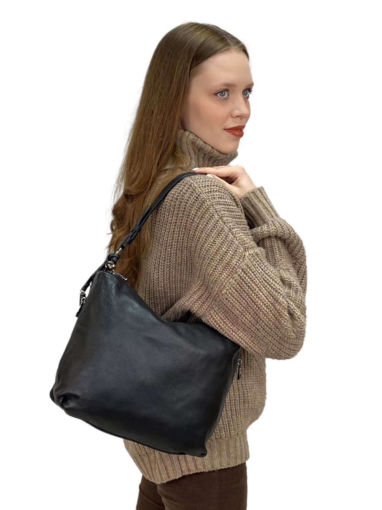 На фото 2 - Женская сумка из натуральной кожи, цвет черный
