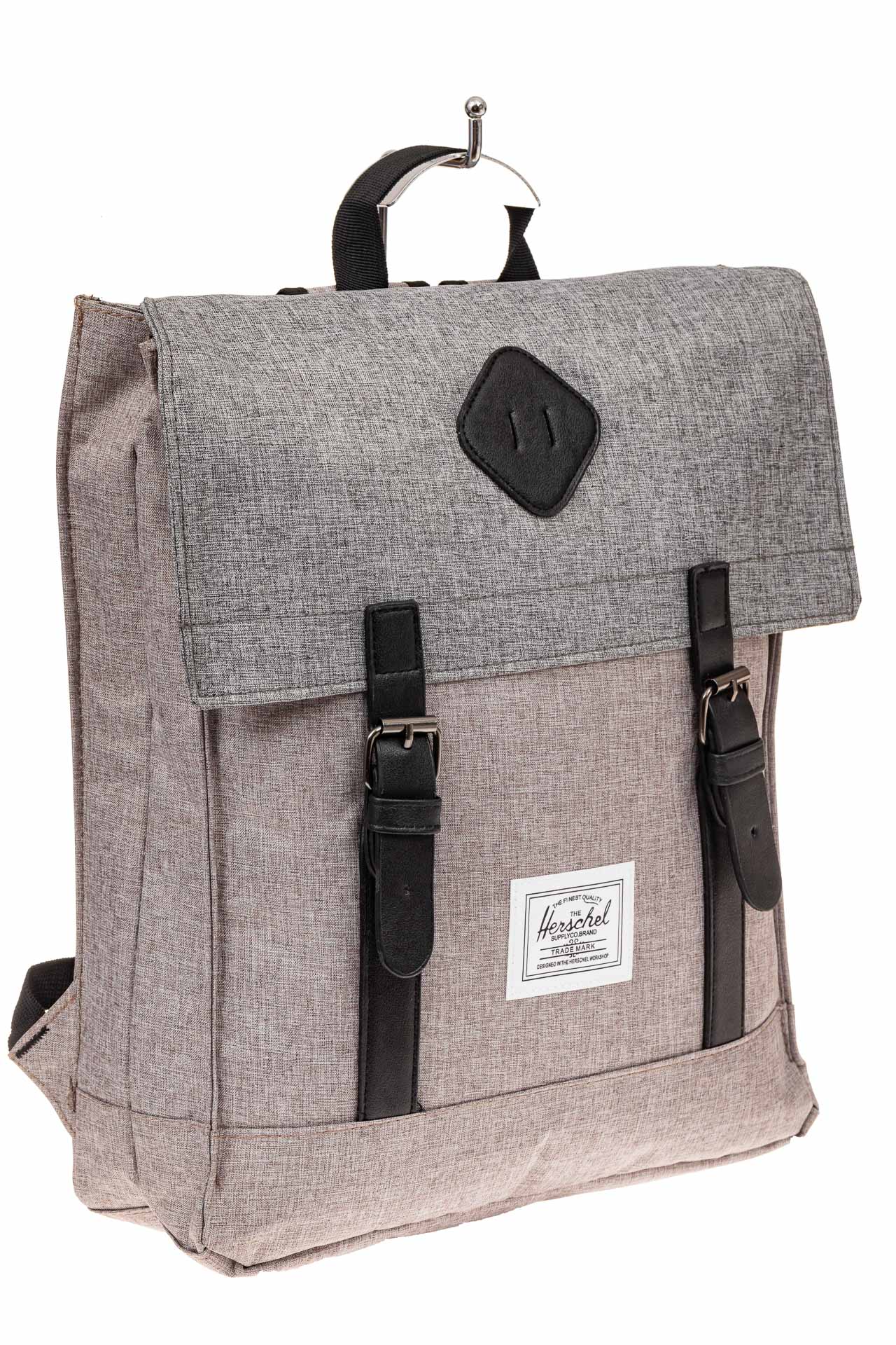 На фото 1 - Мужской рюкзак с клапаном, цвет серый