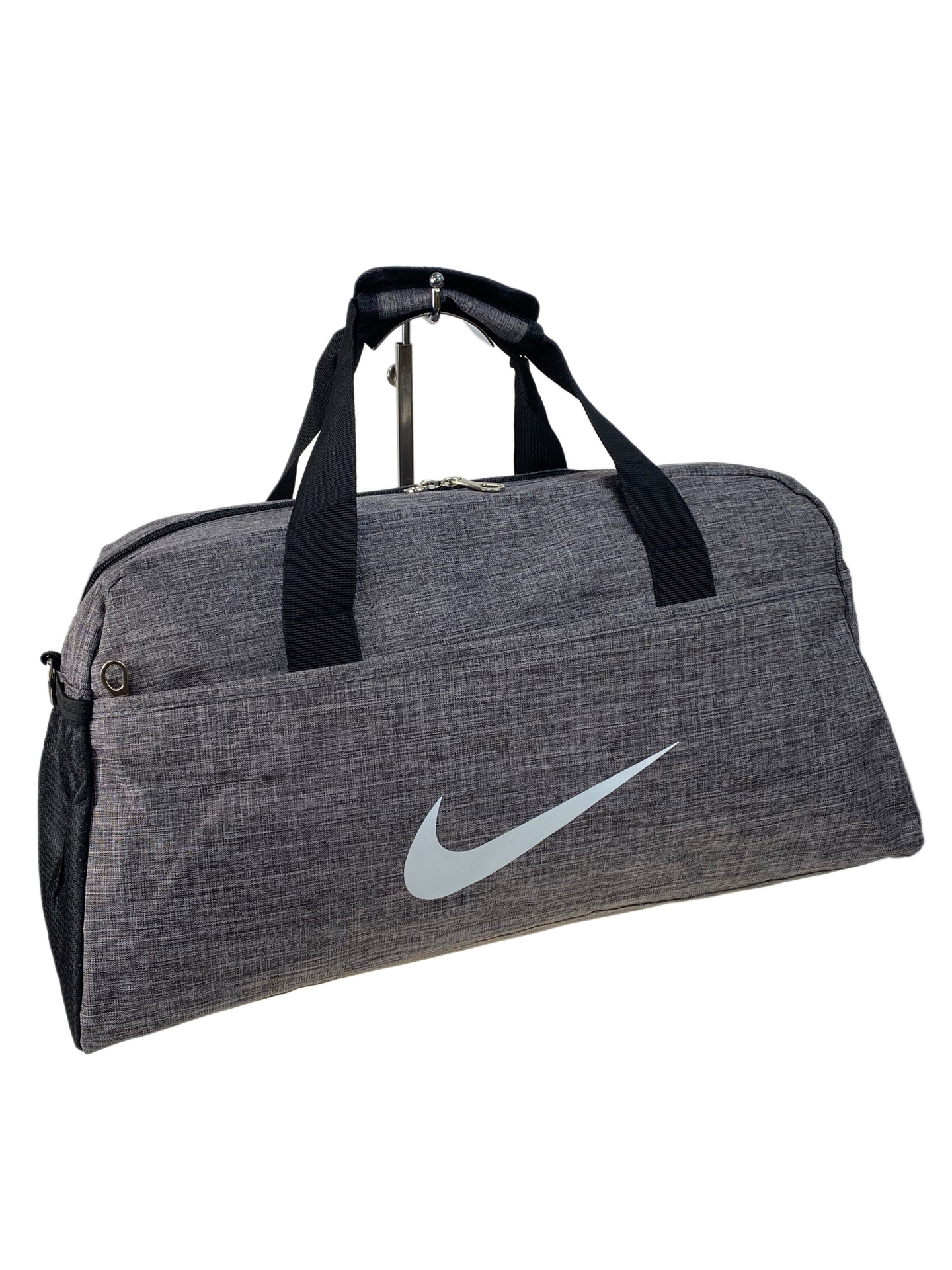 На фото 1 -  Дорожная сумка из текстиля, цвет серый