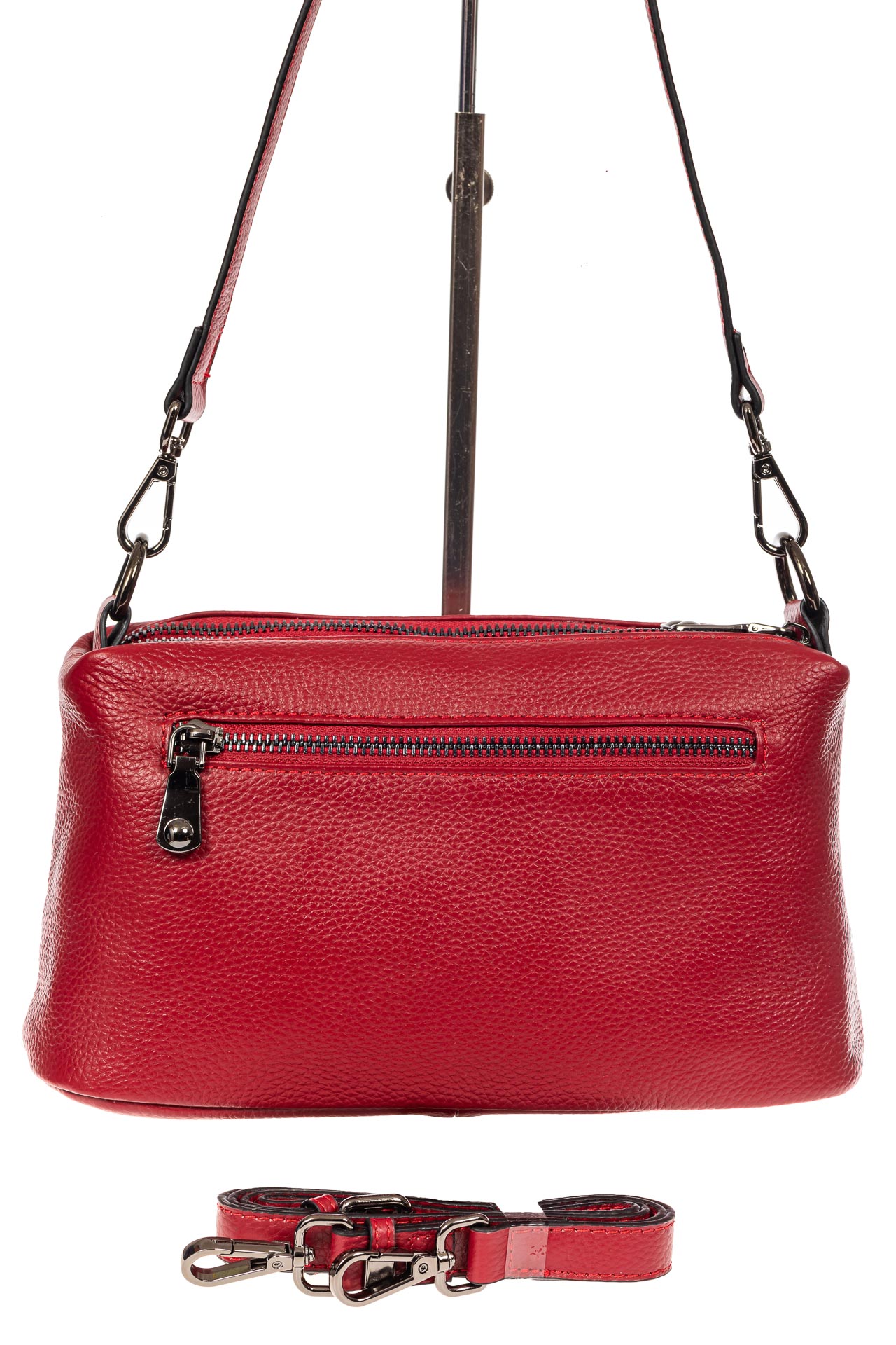 На фото 3 - Кожаная сумка багет, цвет красный