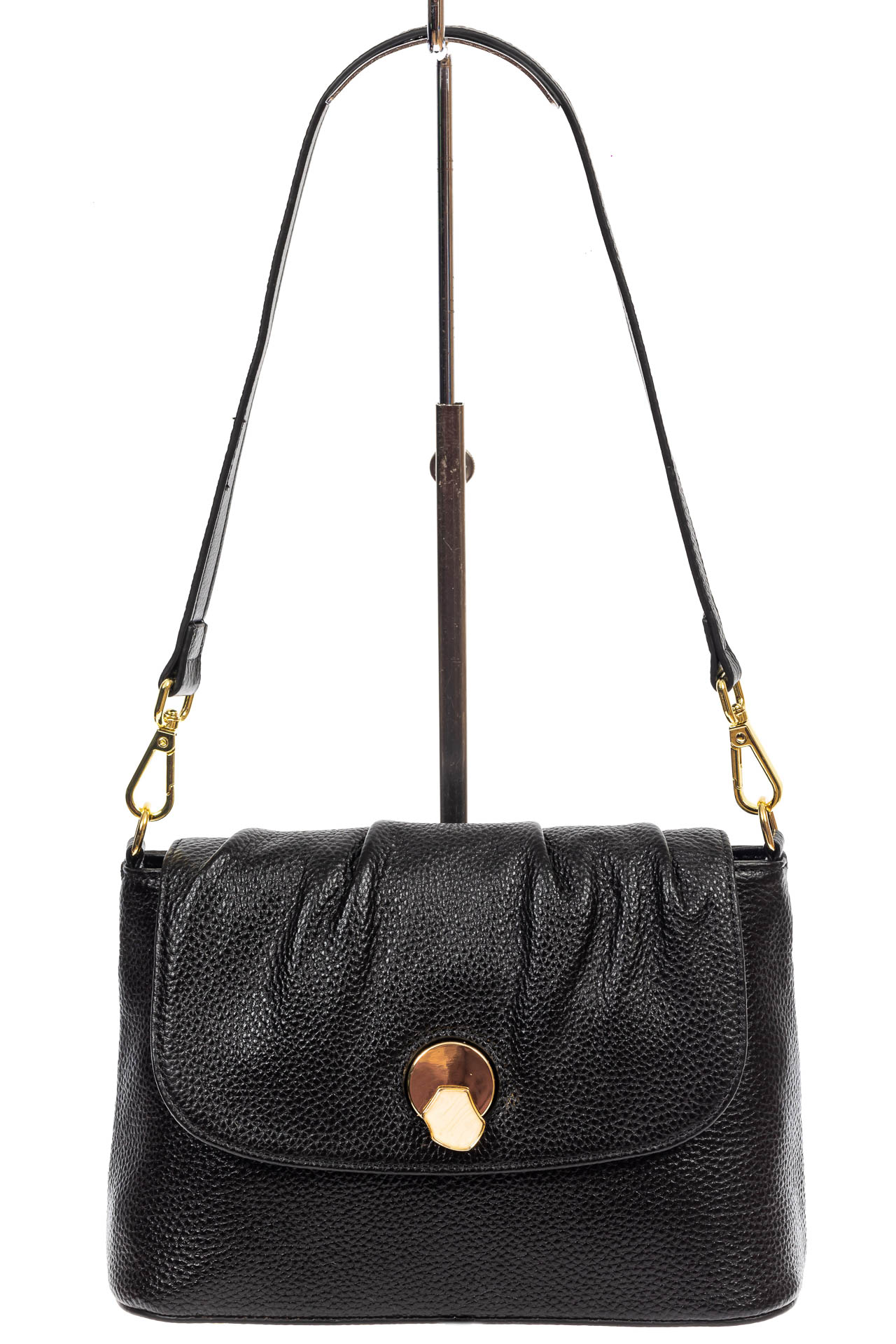 На фото 2 - Маленькая женская сумка с замком-вертушкой, цвет чёрный