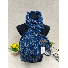 На фото 1 - Мягкий палантин из кашемира мультицвет