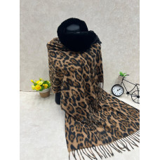 На фото 1 - Мягкий палантин из кашемира с норвковым воротником мультицвет