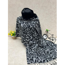 На фото 1 - Мягкий палантин из кашемира с норвковым воротником мультицвет На фото 1 - Мягкий палантин из кашемира с норвковым воротником мультицвет