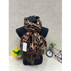 На фото 1 - Мягкий палантин из кашемира мультицвет