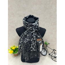 На фото 1 - Мягкий палантин из кашемира мультицвет