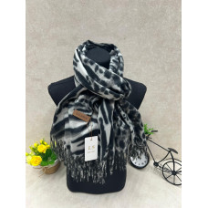 На фото 1 - Мягкий палантин из кашемира мультицвет На фото 1 - Мягкий палантин из кашемира мультицвет