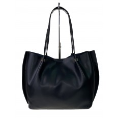 На фото 3 - Кожаная сумка с подвеской, цвет чёрный
