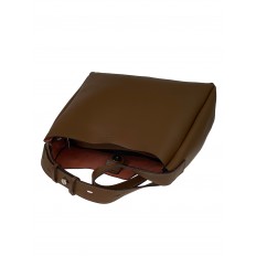 На фото 4 - Женская кожаная сумка на широком ремне, цвет коричневый