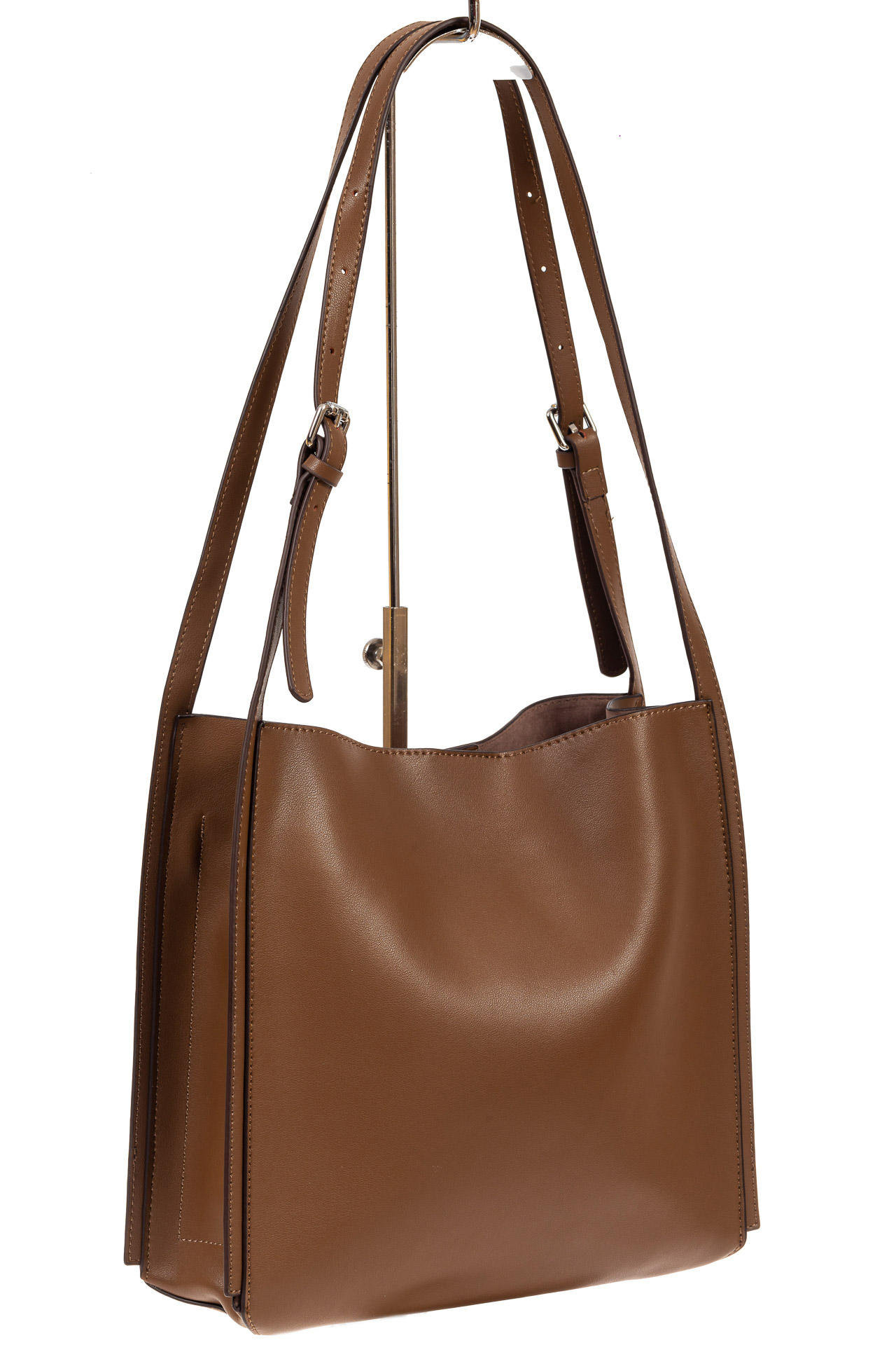 На фото 1 - Молодёжная сумка из натуральной кожи, цвет пастельно-коричневый