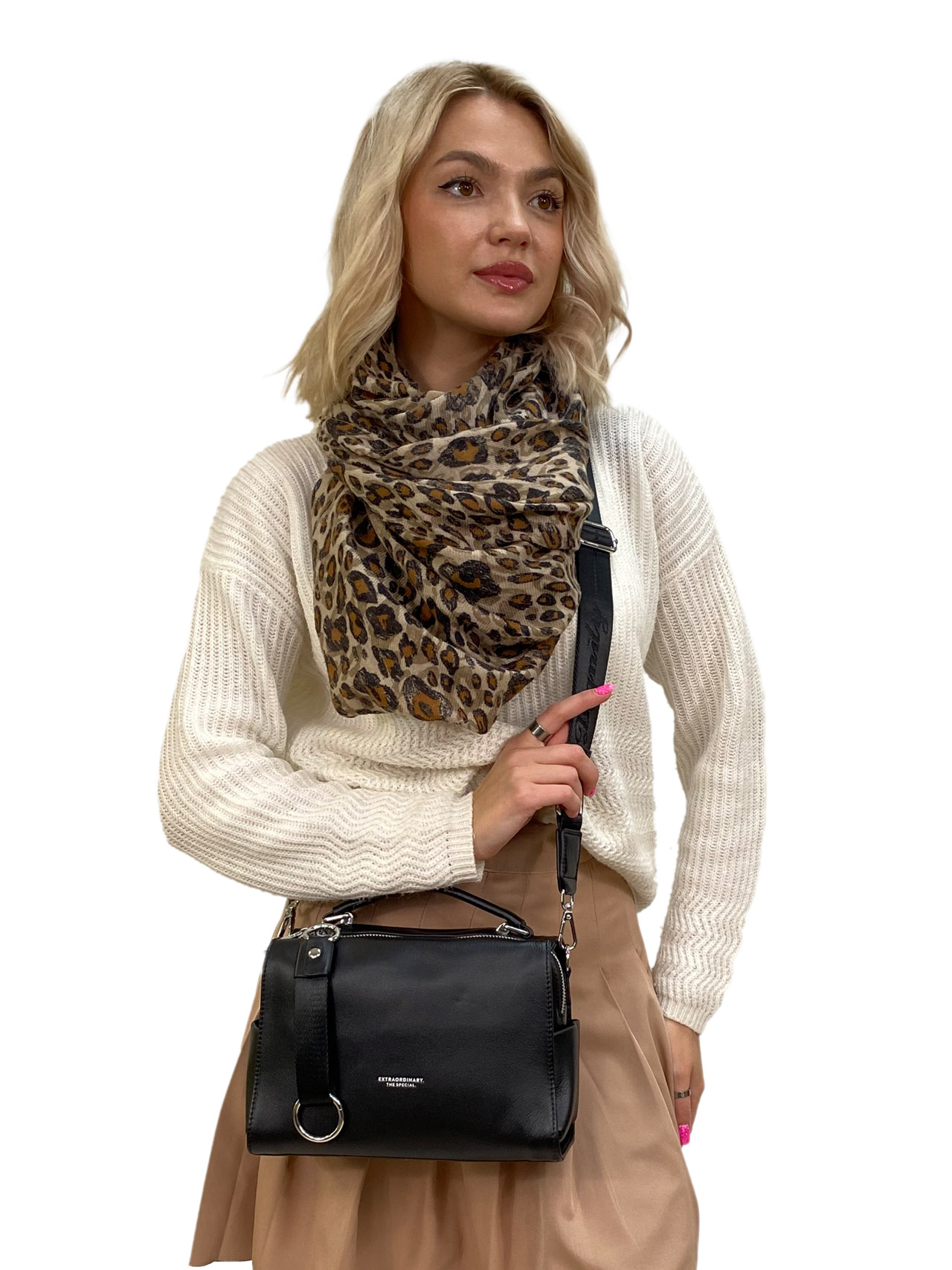 На фото 3 - Женская сумка кросс боди из натуральной кожи, цвет черный