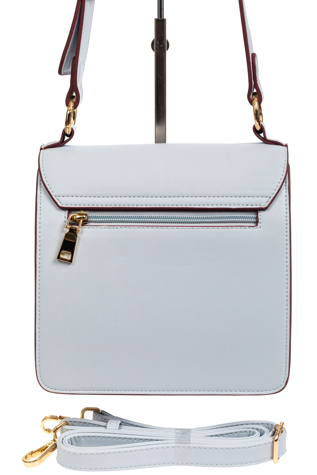 На фото 3 - Маленькая каркасная женская сумка из экокожи, цвет голубой