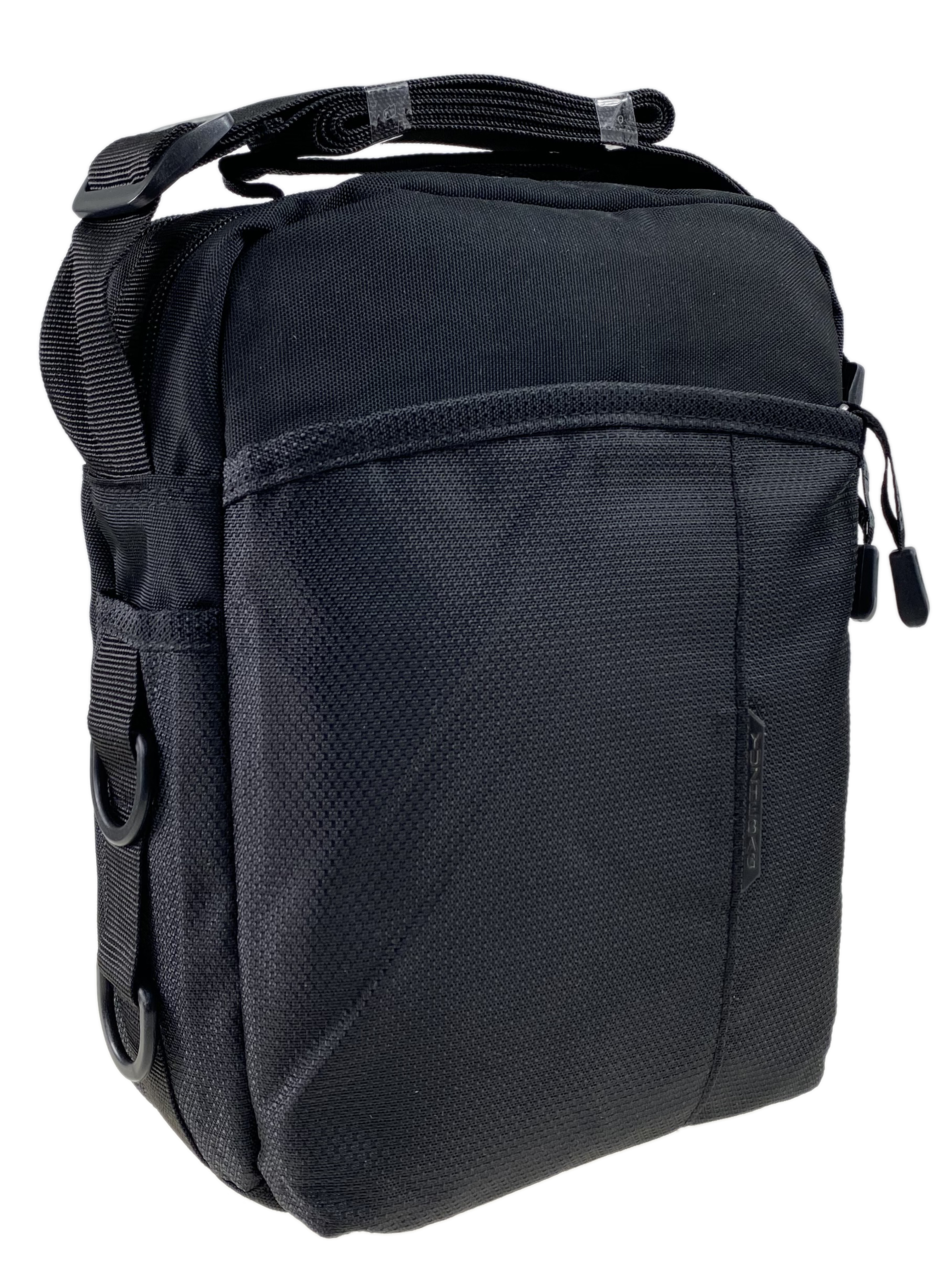 На фото 1 - Мужская сумка  из текстиля, цвет чёрный