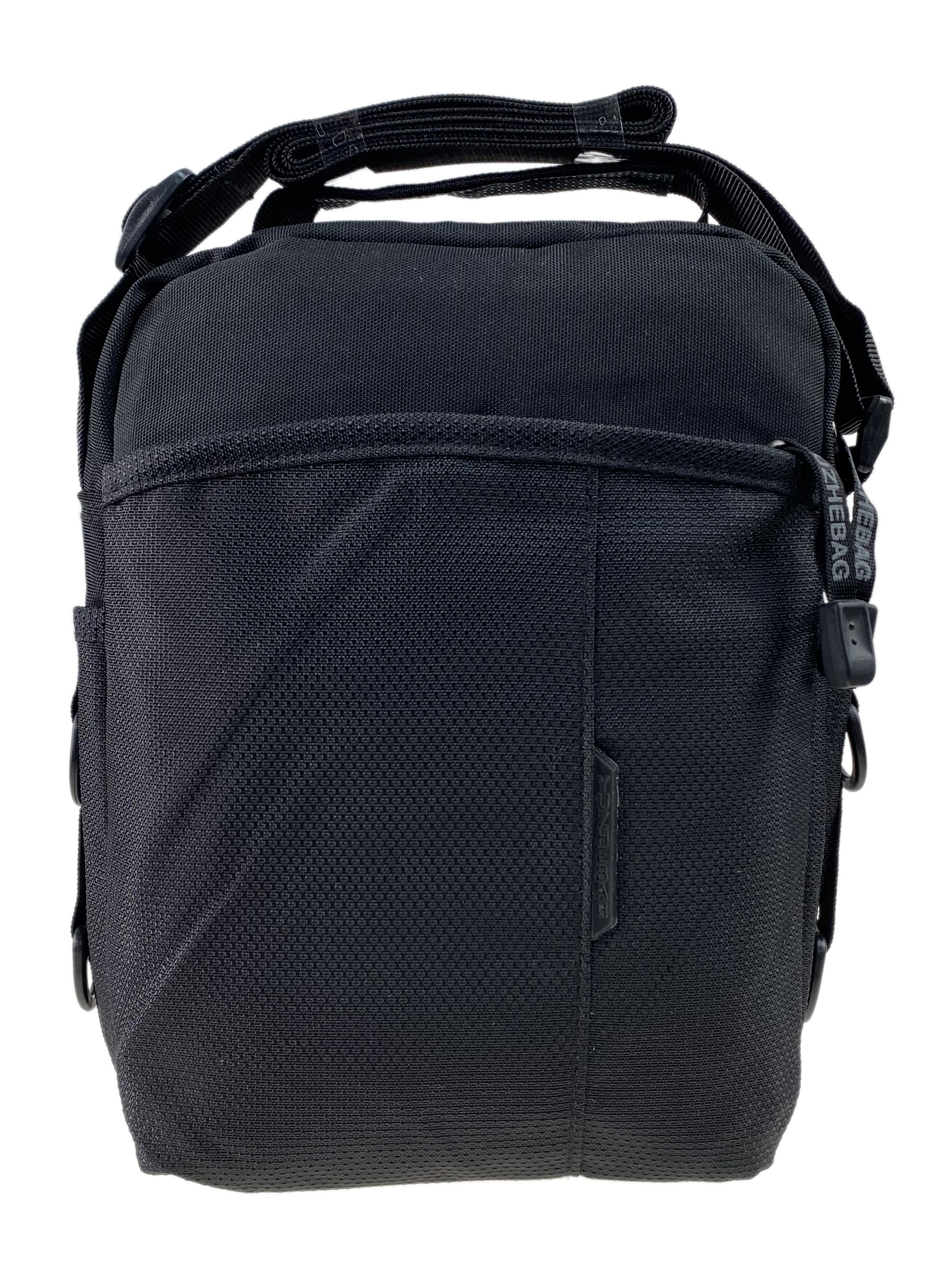 На фото 2 - Мужская сумка  из текстиля, цвет чёрный