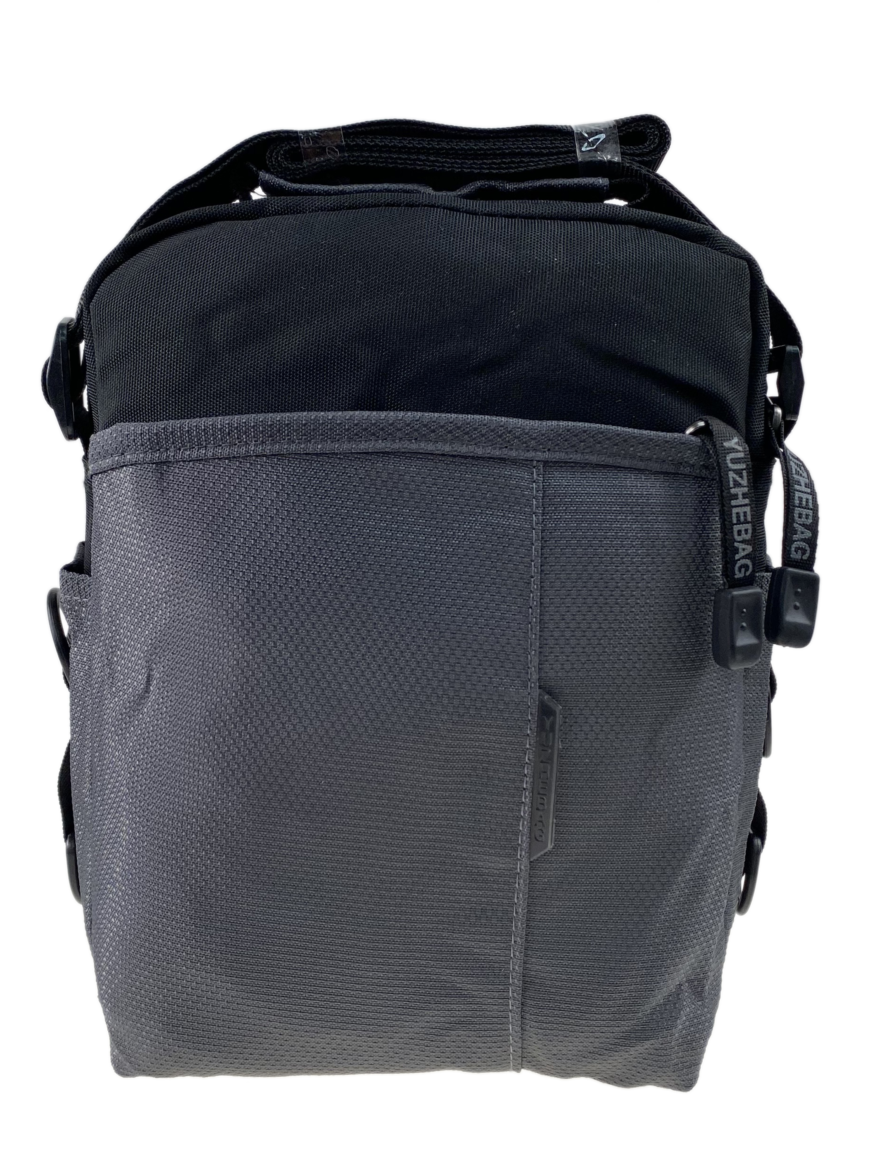 На фото 2 - Мужская сумка  из текстиля, цвет серый/чёрный