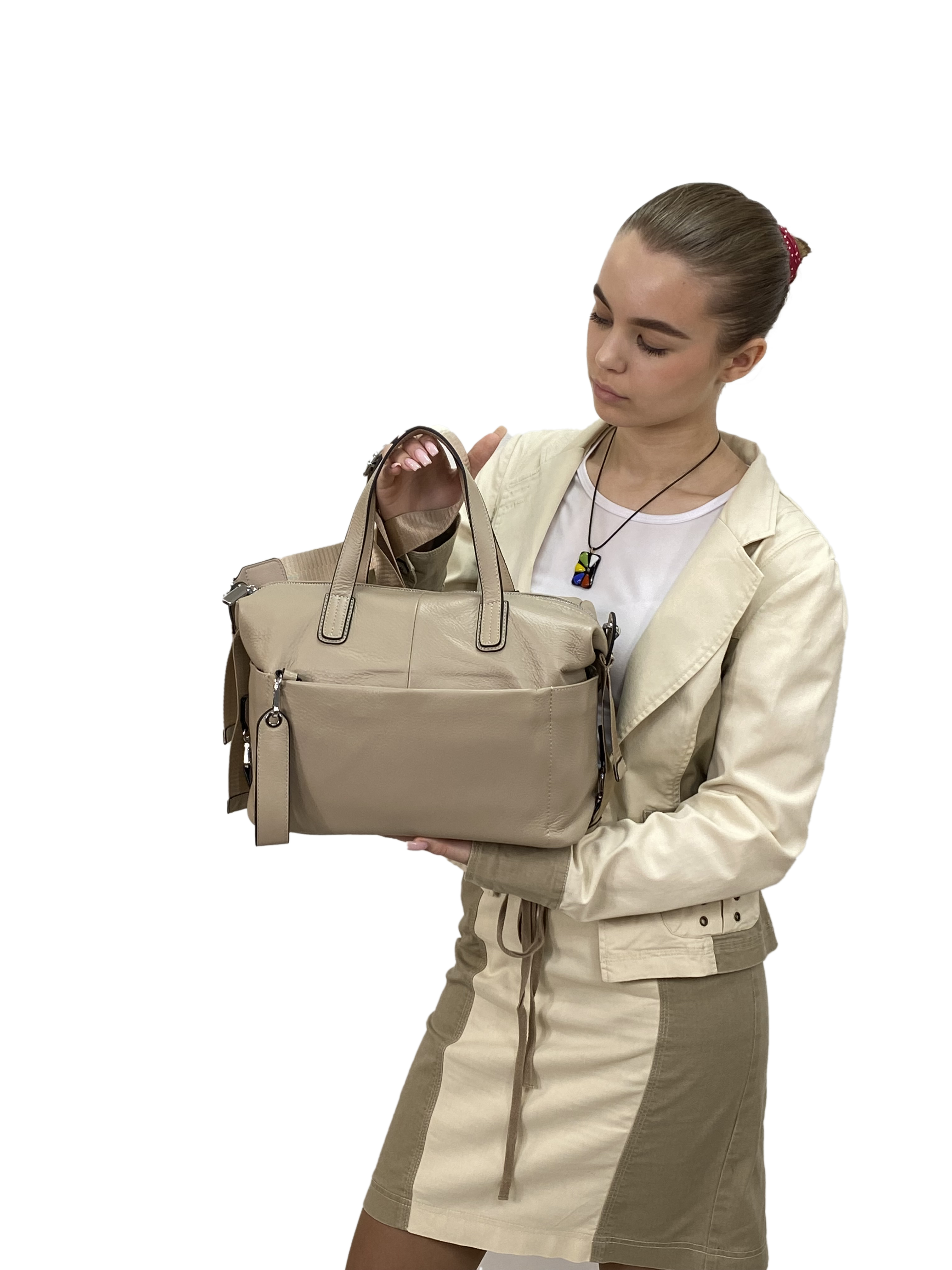 На фото 3 - Женская сумка трапеция из натуральной кожи, цвет бежевый