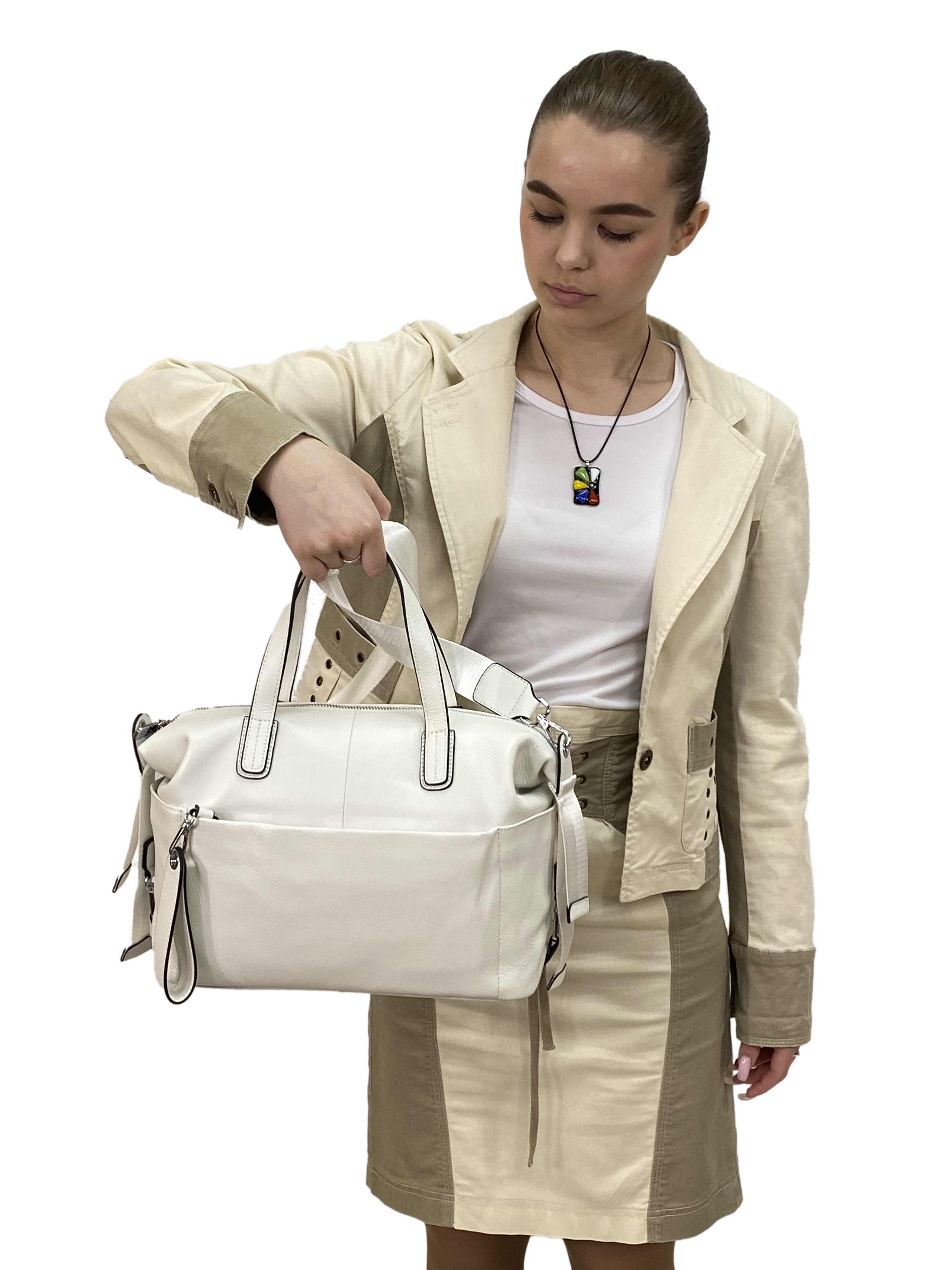 На фото 3 - Женская сумка трапеция из натуральной кожи, цвет белый