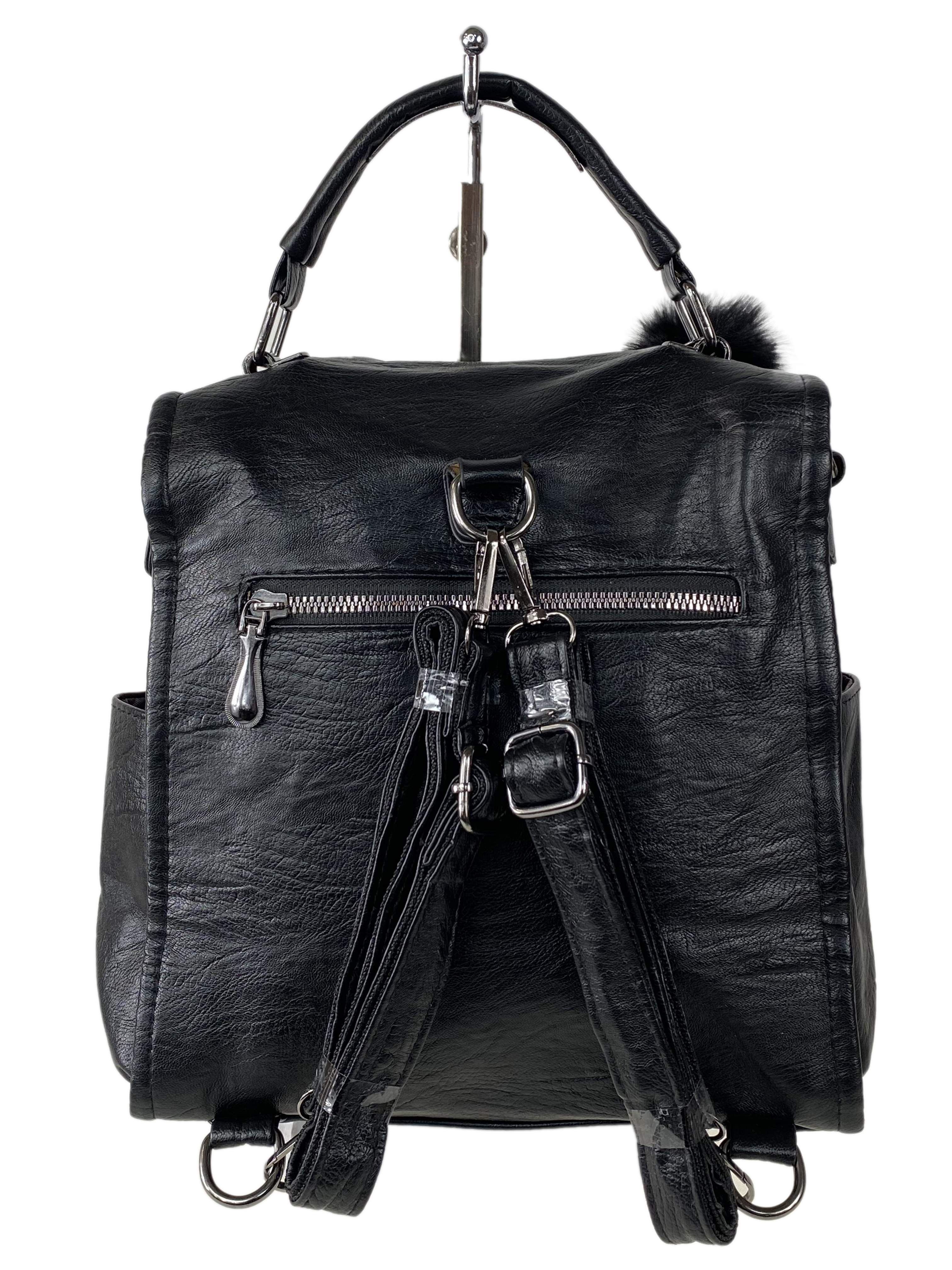 На фото 3 - Компактная сумка-рюкзак  из искусственной кожи, цвет  черный