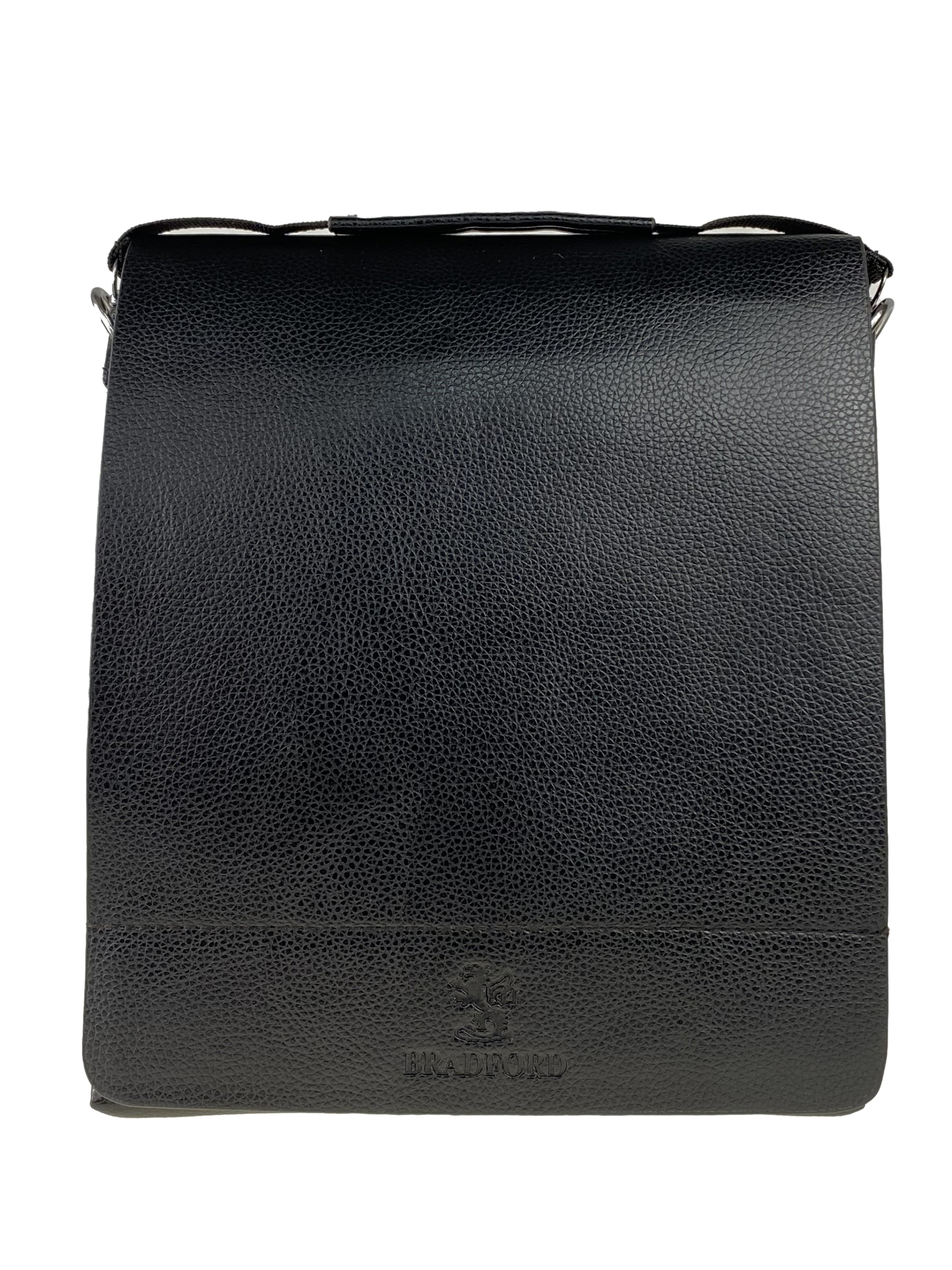 На фото 2 - Мужская сумка-мессенджер из фактурной экокожи, цвет чёрный