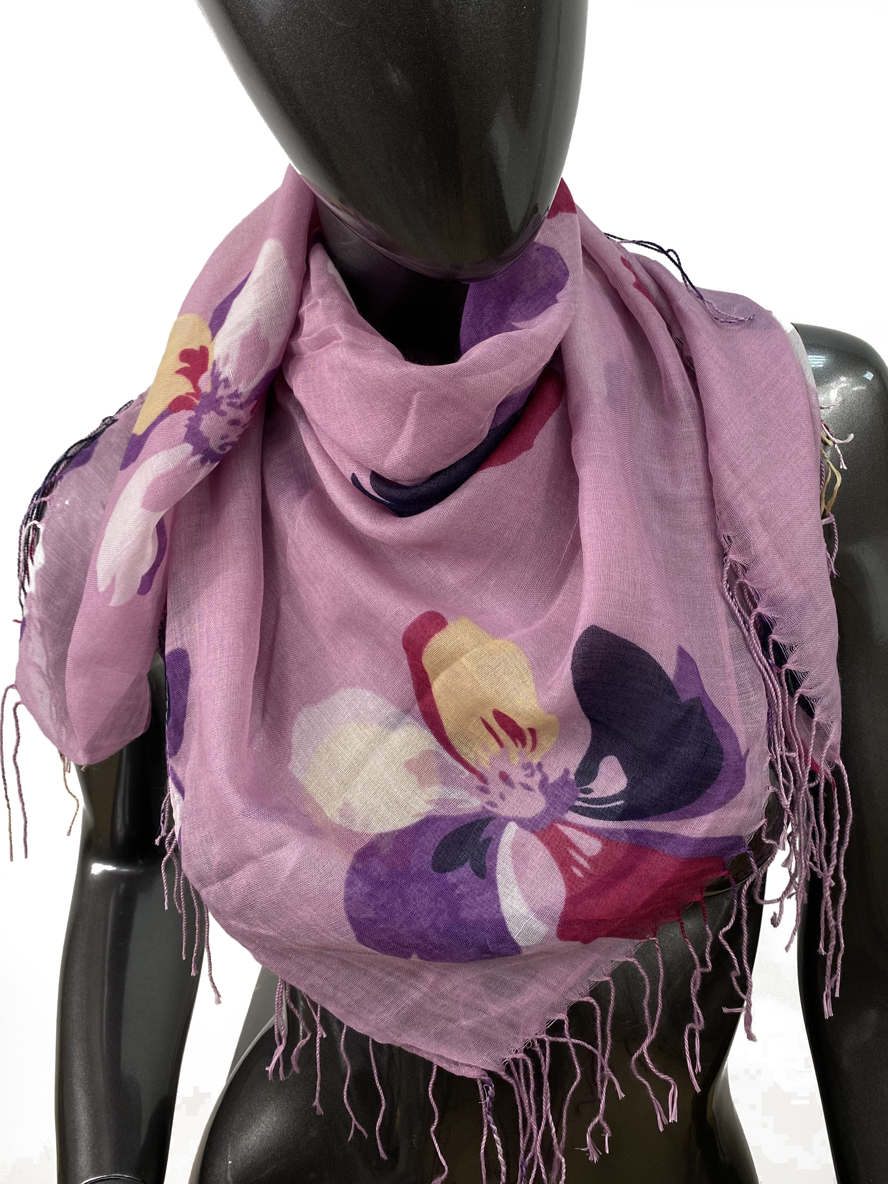 На фото 1 - Лёгкий  платок с принтом цветы, мультицвет
