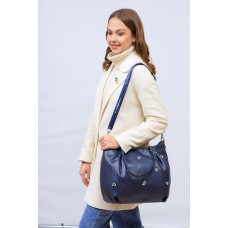 На фото 1 - Женская сумка хобо из гладкой экокожи, цвет синий