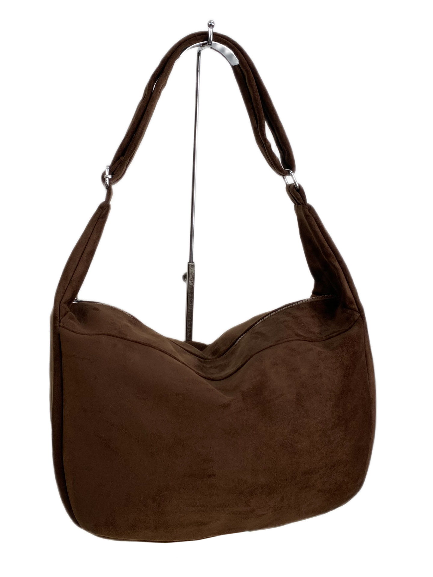 На фото 1 - Женская сумка из искусственной замши, цвет шоколад