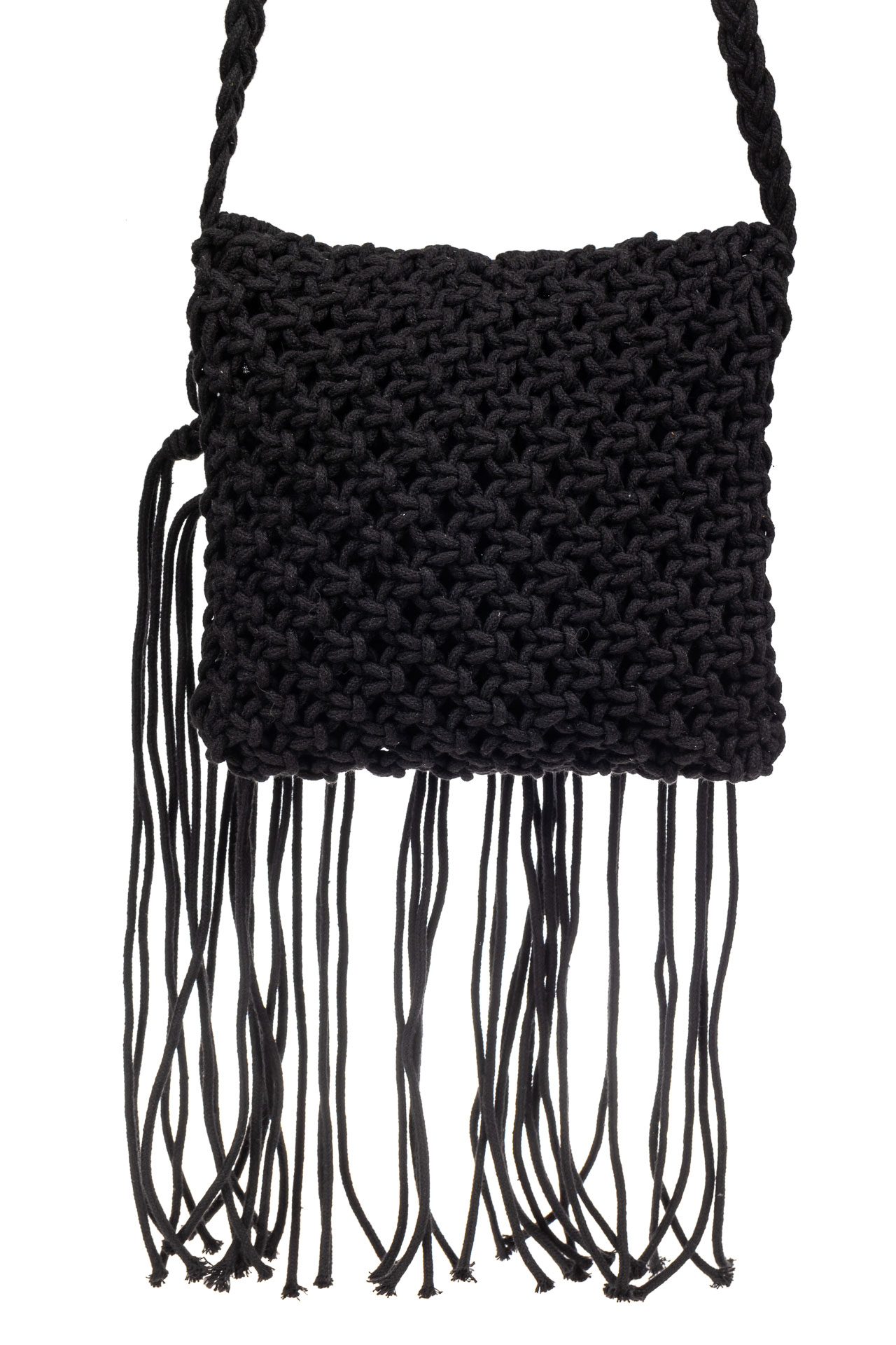 На фото 3 - Плетеная сумка с бахромой, цвет черный