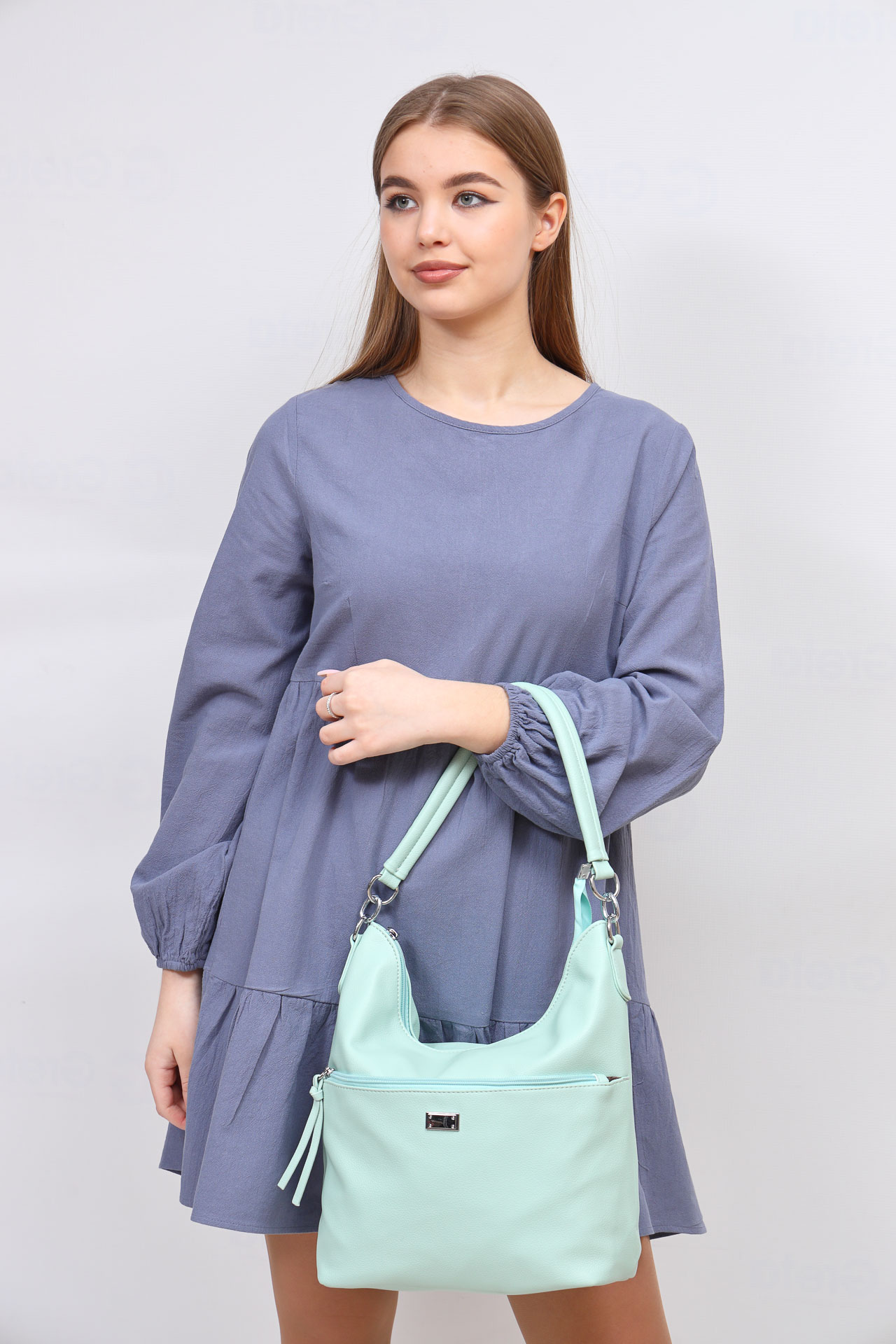 На фото 1 -  Женская сумка хобо из искусственной кожи, цвет светло зеленый