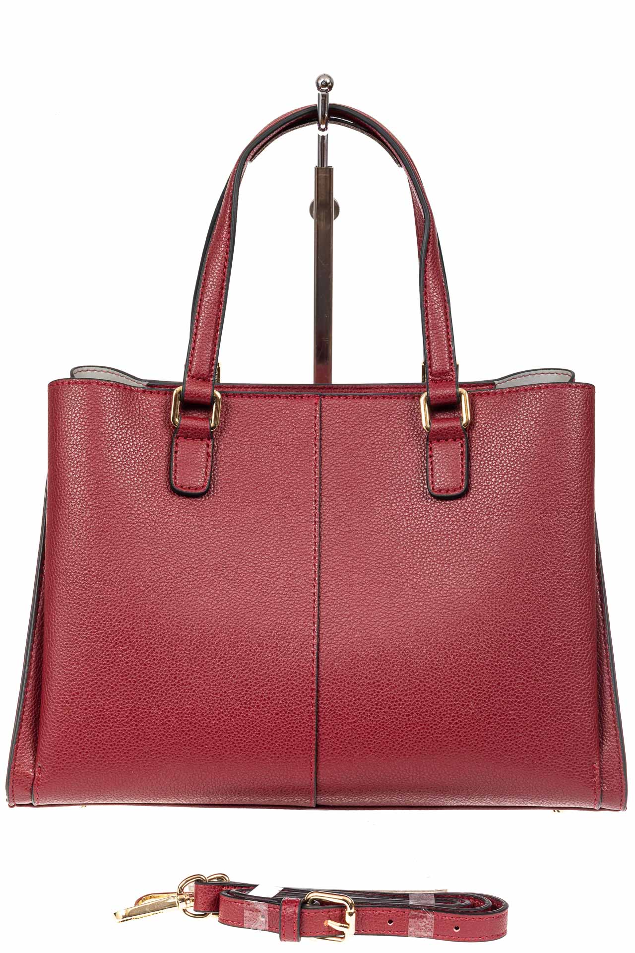На фото 3 - Кожаная женская сумка тоут с регулировкой лямок, цвет красный