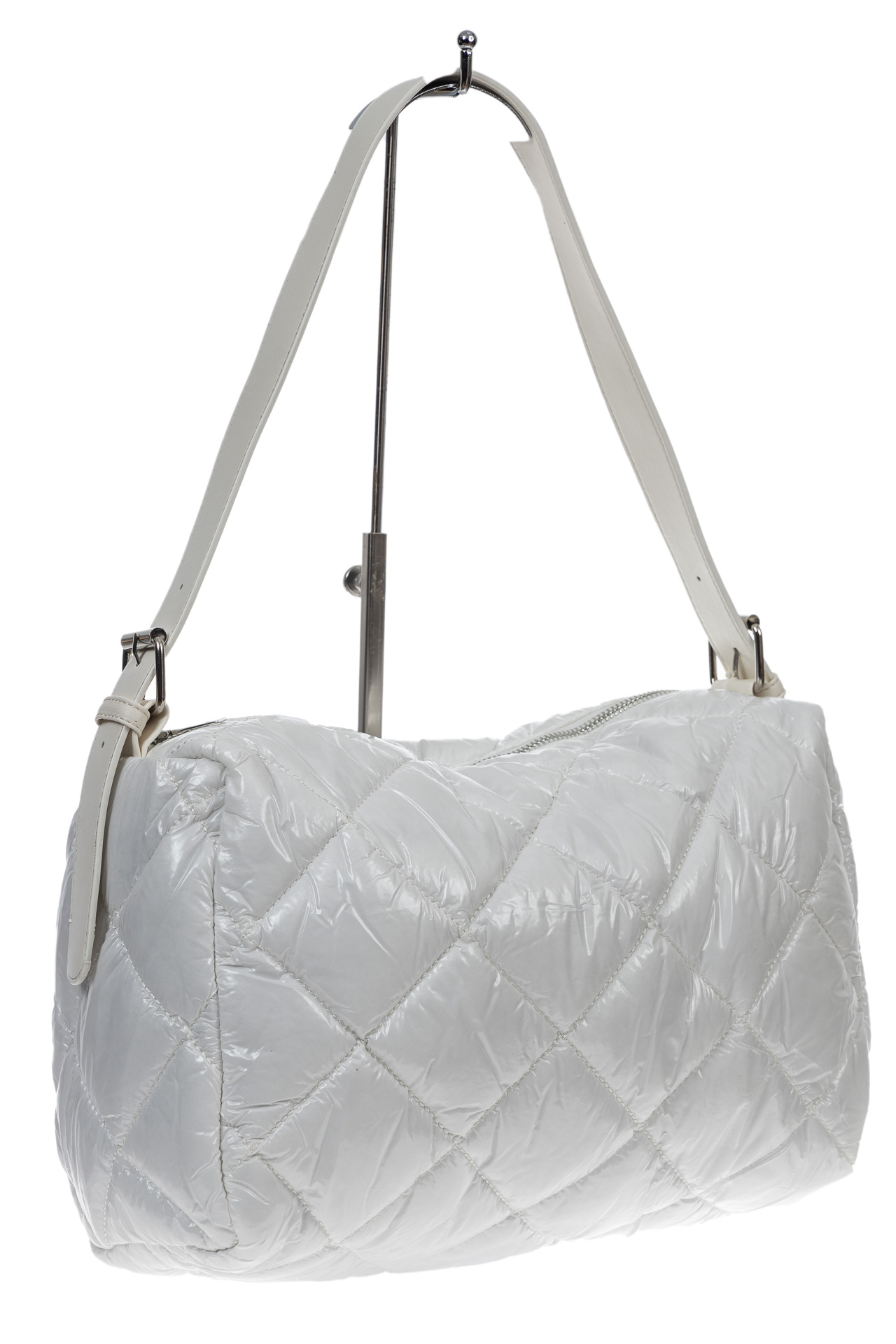 На фото 3 - Женская сумка дутая, цвет белый