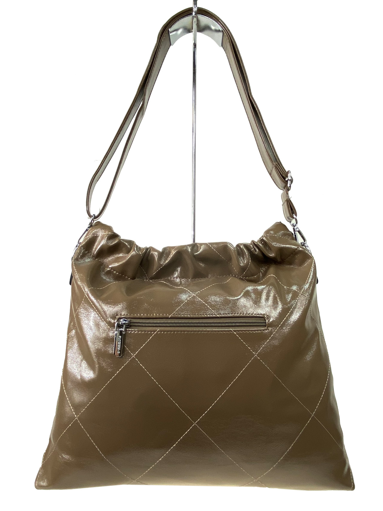 На фото 2 - Женская сумка хобо из искусственной кожи, цвет бежево-коричневый