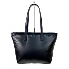 На фото 1 - Женская сумка  из непромокаемой ткани, цвет черный