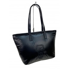 На фото 3 - Женская сумка  из непромокаемой ткани, цвет черный