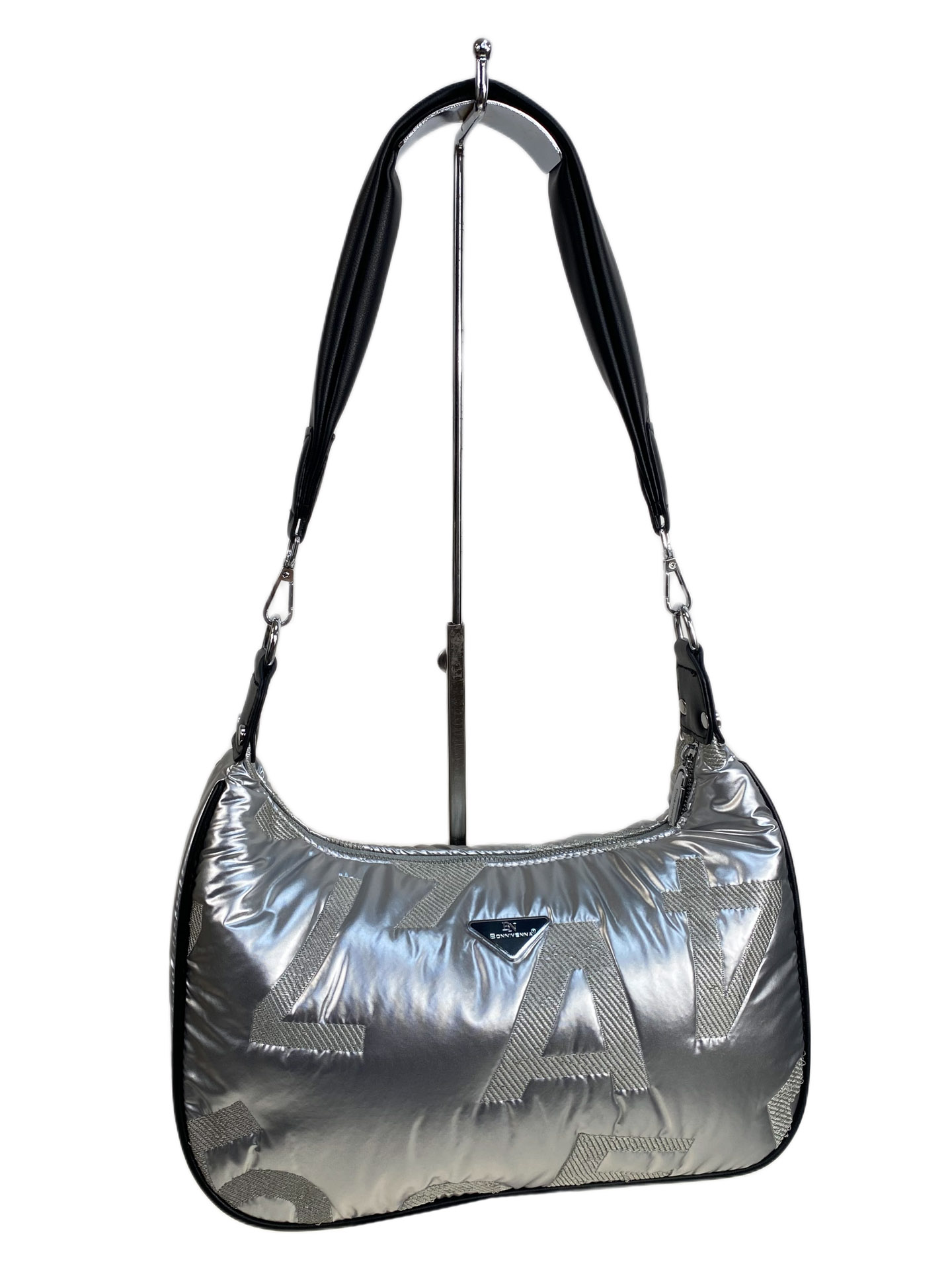 На фото 1 - Сумка из болоньи  через плечо, цвет серебро