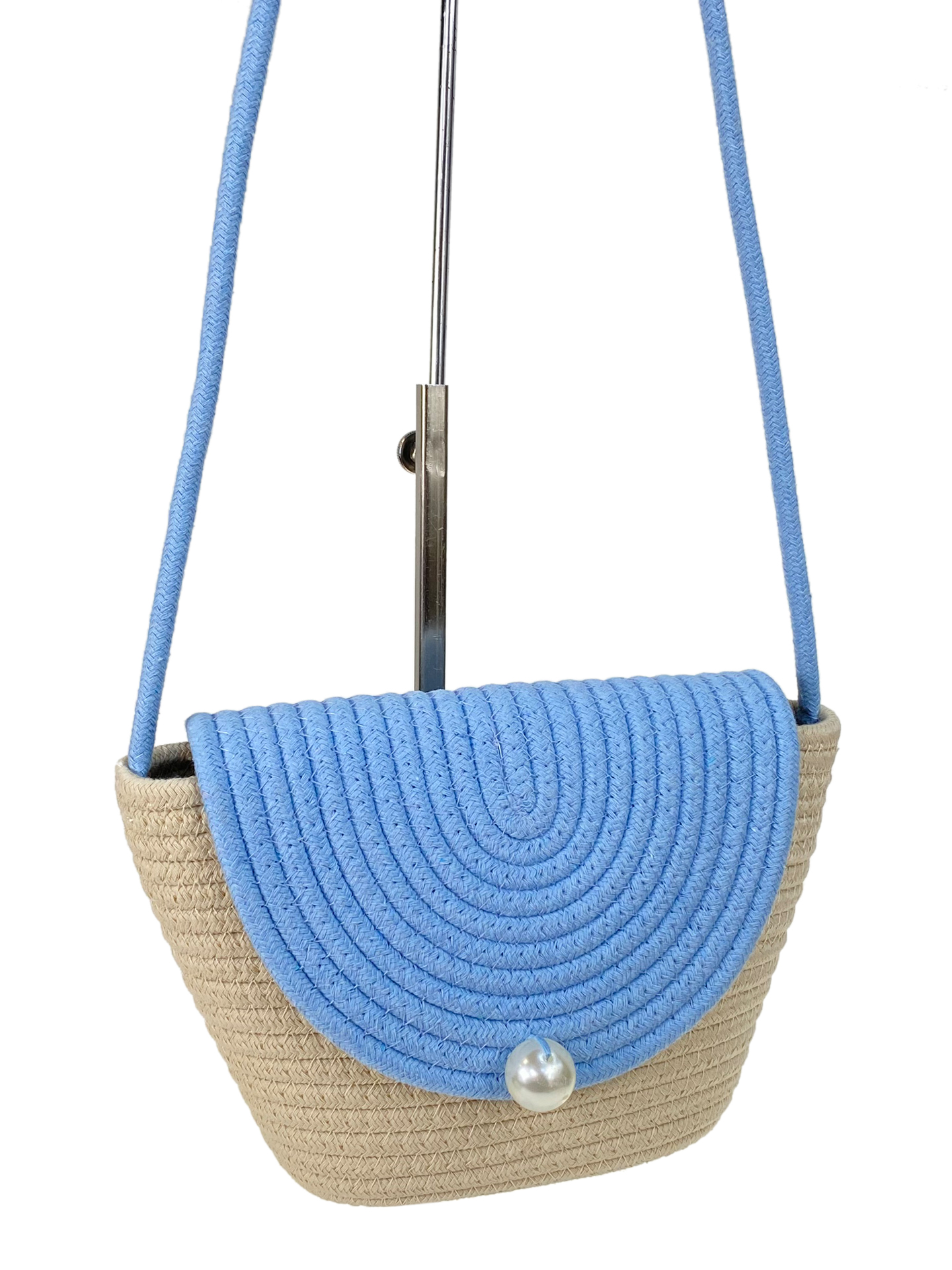 На фото 1 - Летняя плетеная сумка, цвет молочный-голубой