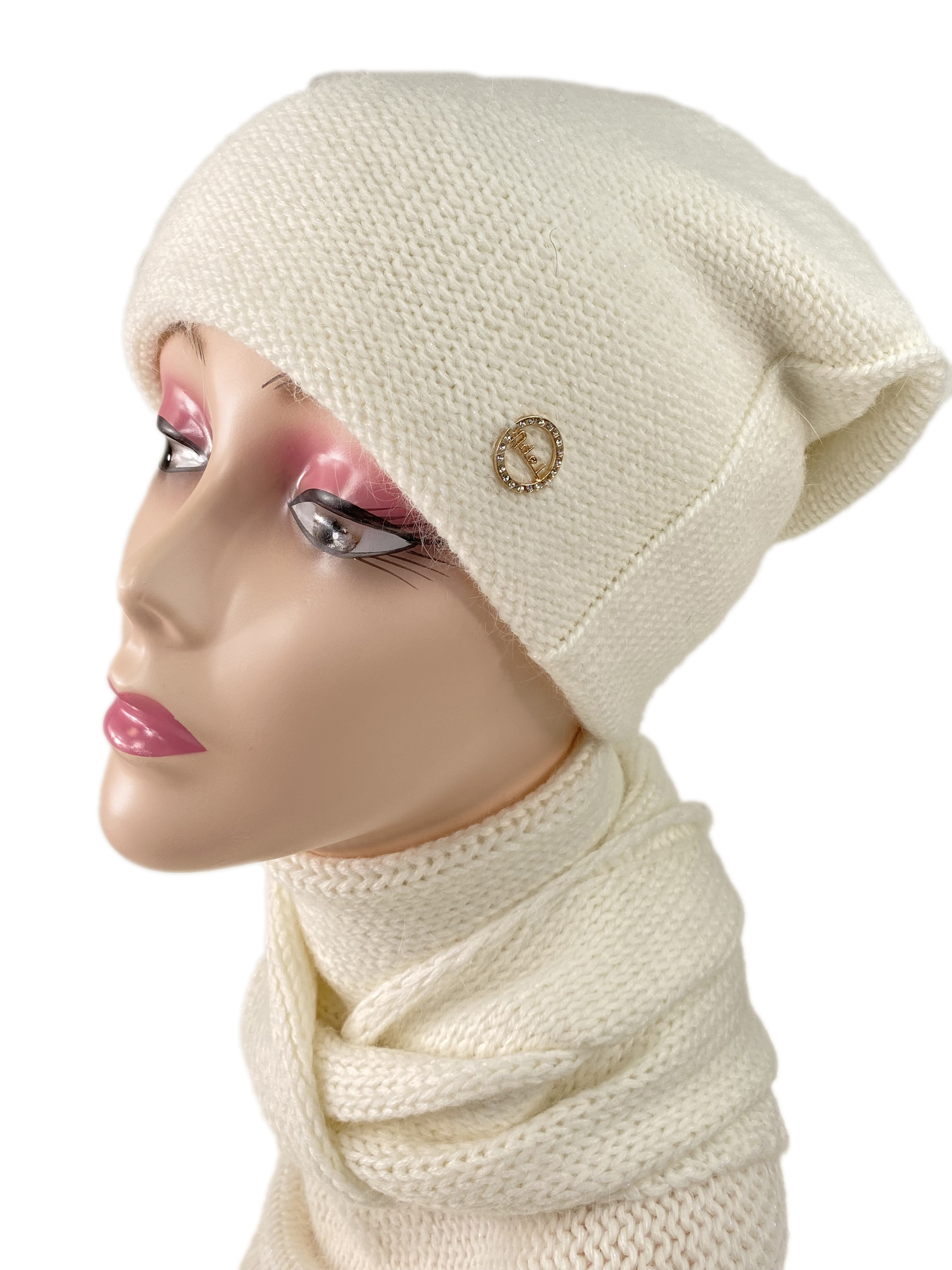 На фото 1 - Комплект шапка женская ишарф-косынка, цвет молочный