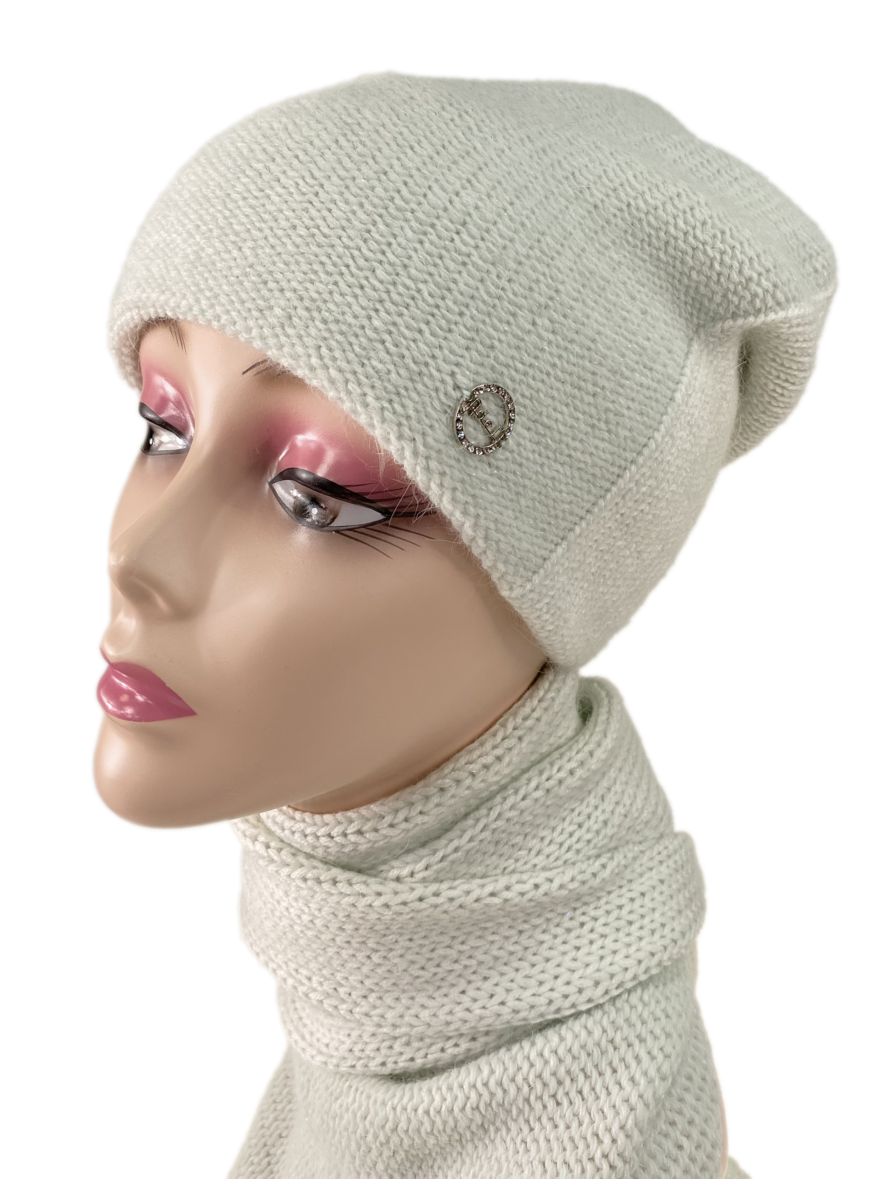 На фото 1 - Комплект шапка женская и шарф-косынка, цвет тифани