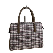 На фото 1 - Женская сумка из искусственной кожи мультицвет