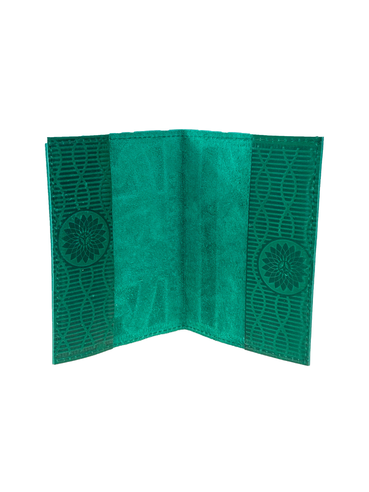 На фото 2 - Обложка для паспорта из натуральной кожи, цвет зеленый